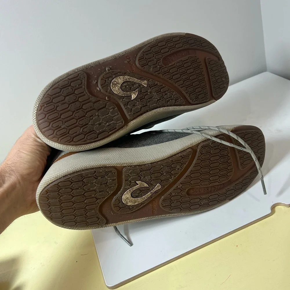 OluKai Size 9 Nanea Li Banyan Sneakers On the Edge Like New Condition